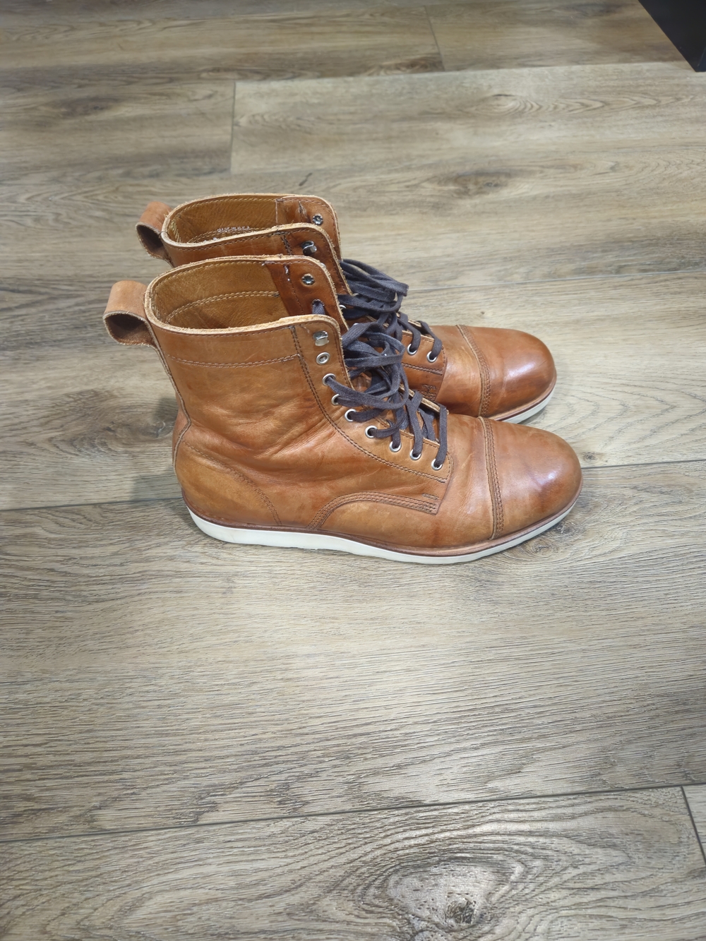 Helm Men's Hunter Premium Leather Lace-Up Boots in Teak with Vibram Sole. - Picture 3 of 5
